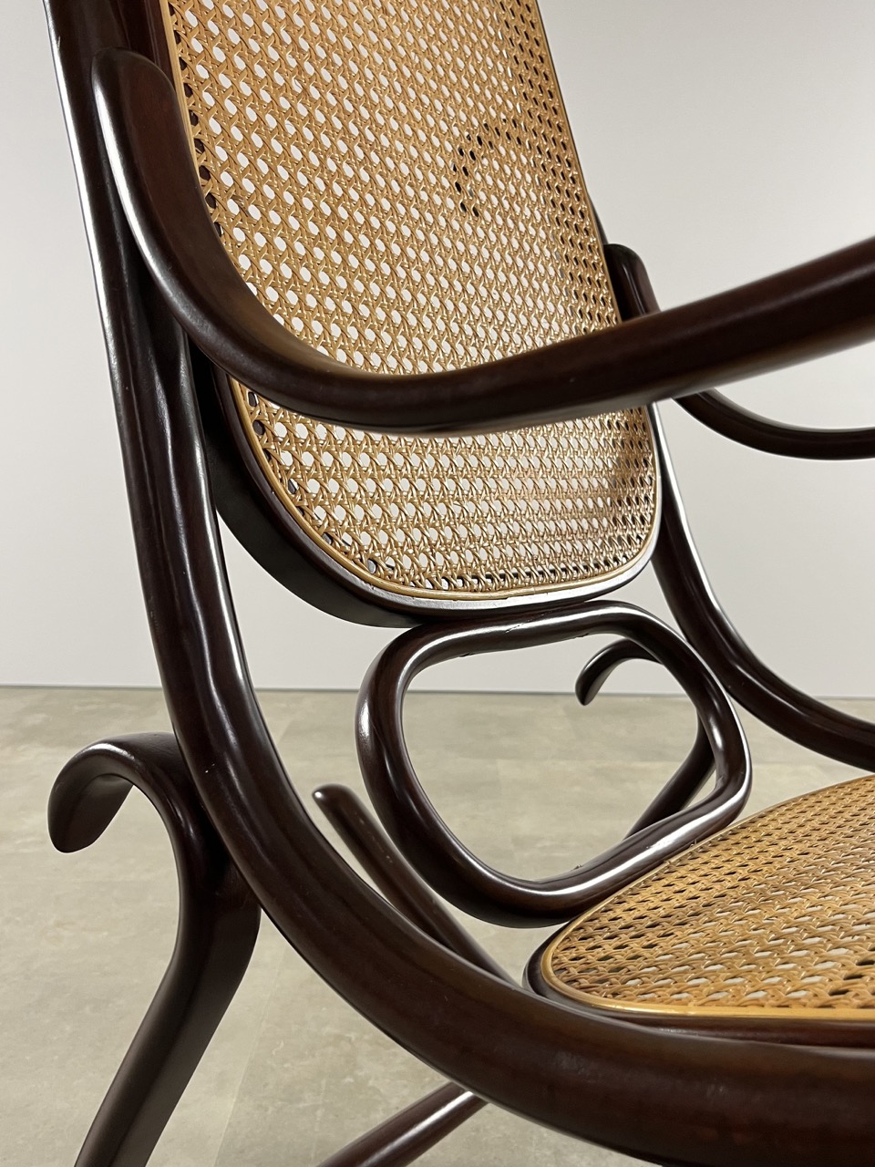 "825 model" Rocking Chair