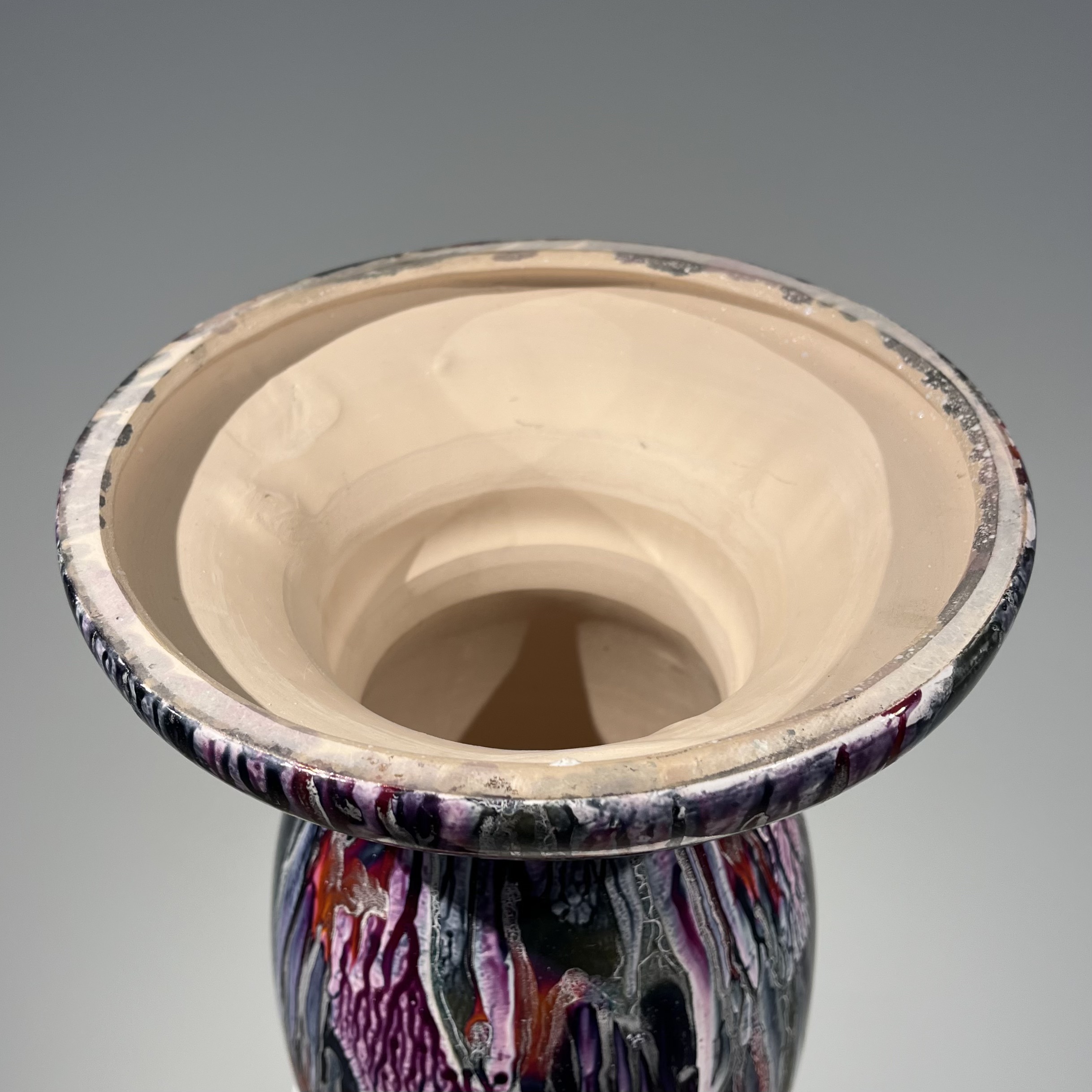 Ceramic pedestal