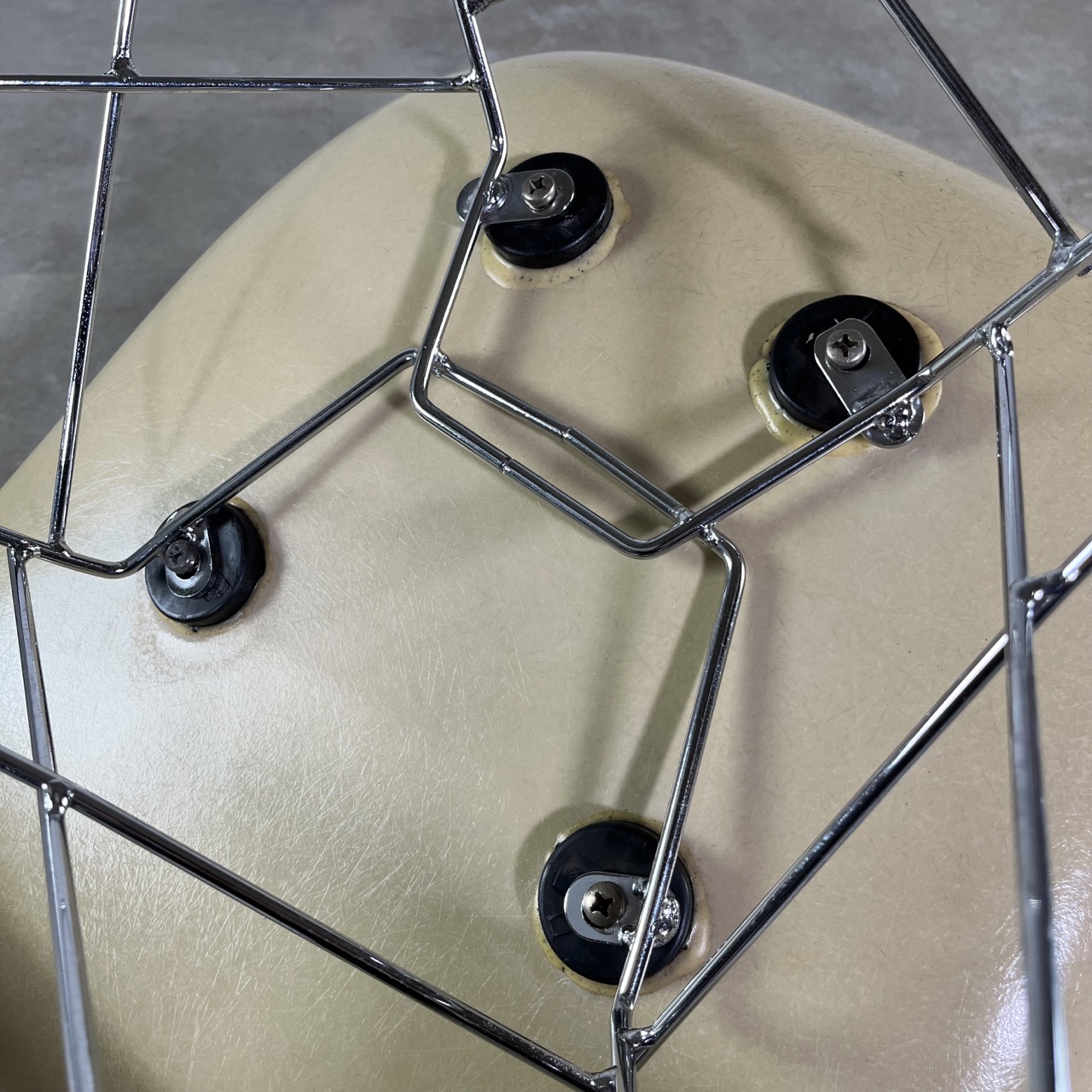 "LAR" Easy Chair