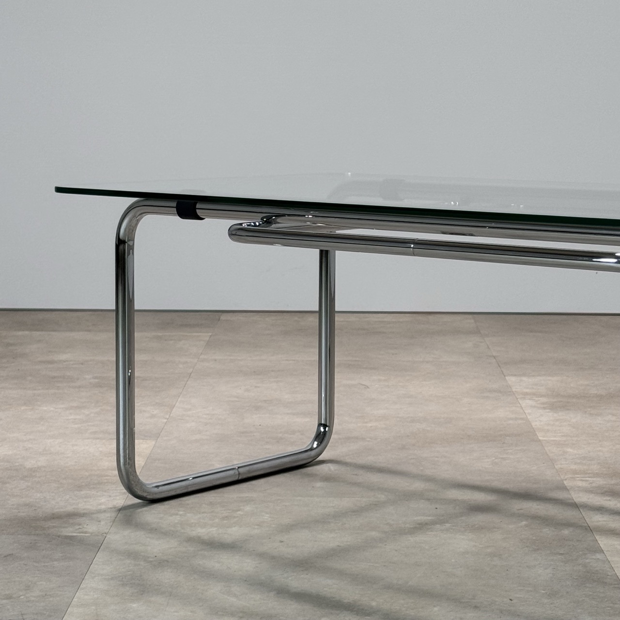 Contemporary Coffee Table "B18"