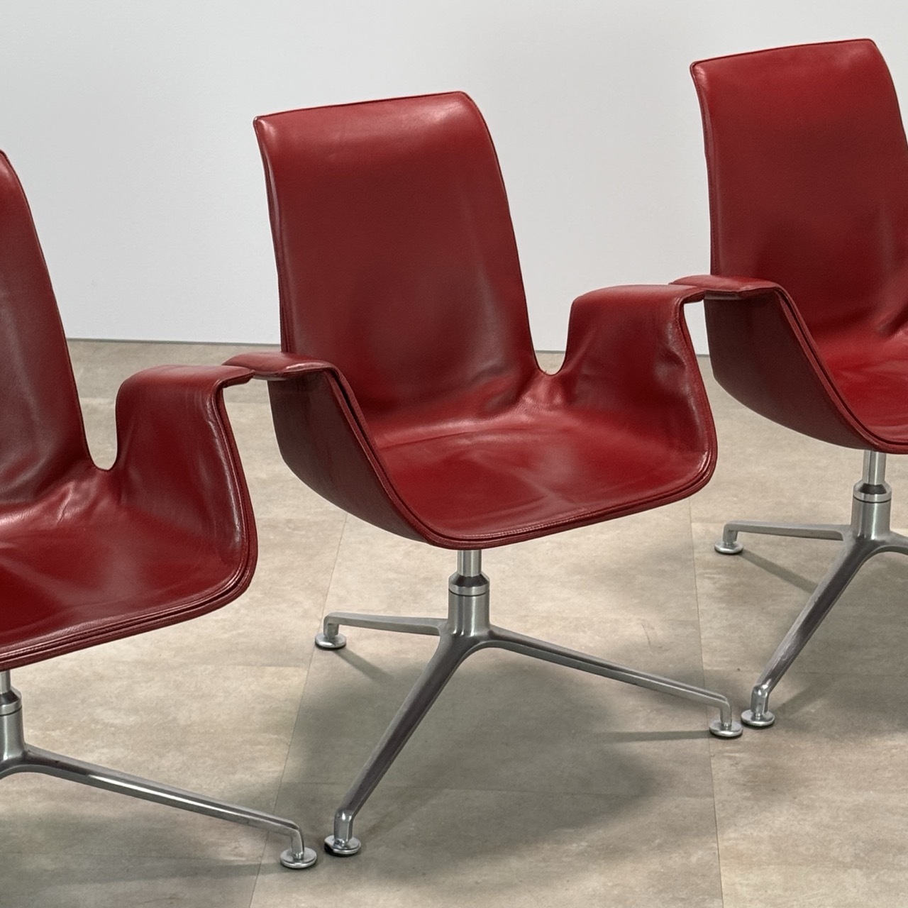 Vintage Chairs FK Tulip