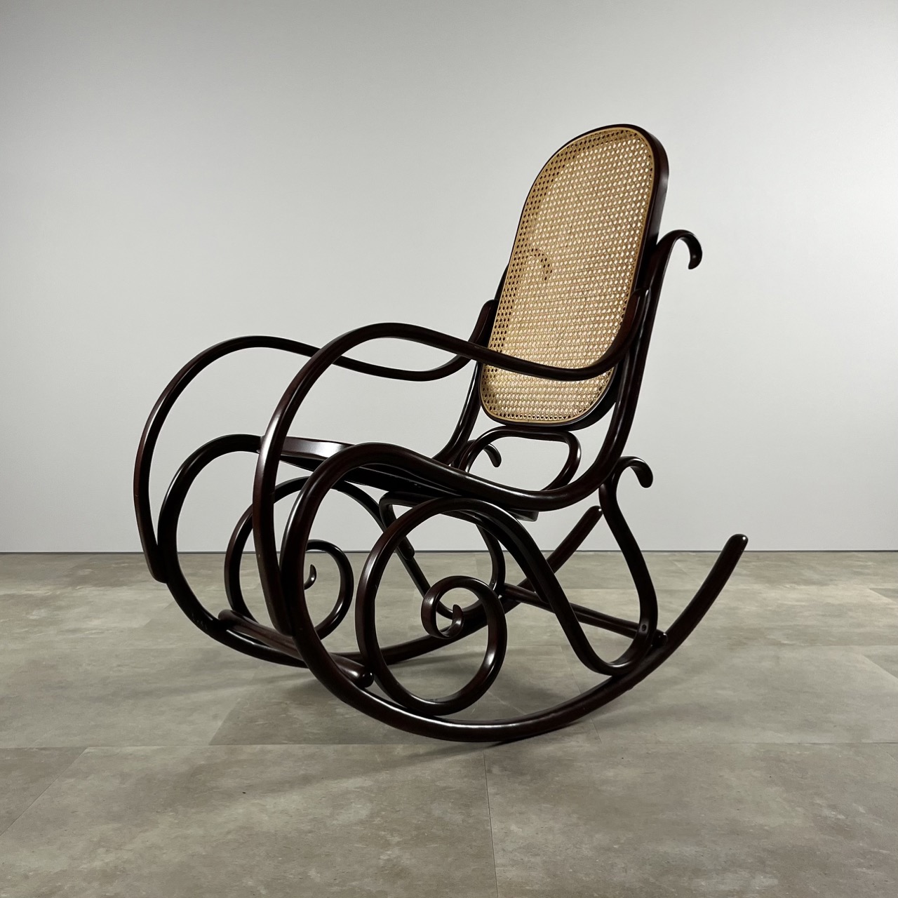 "825 model" Rocking Chair