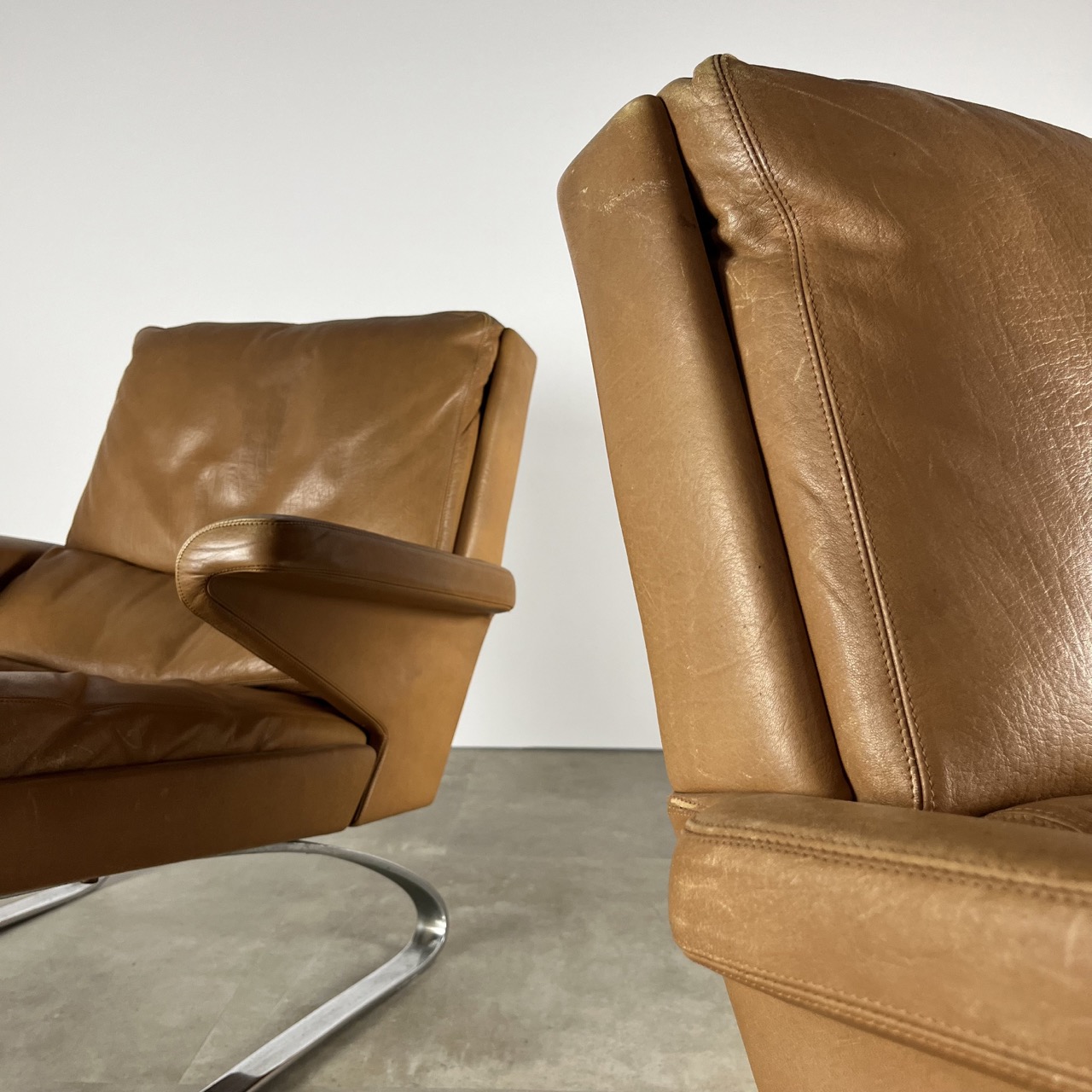 "Swing" Chairs 