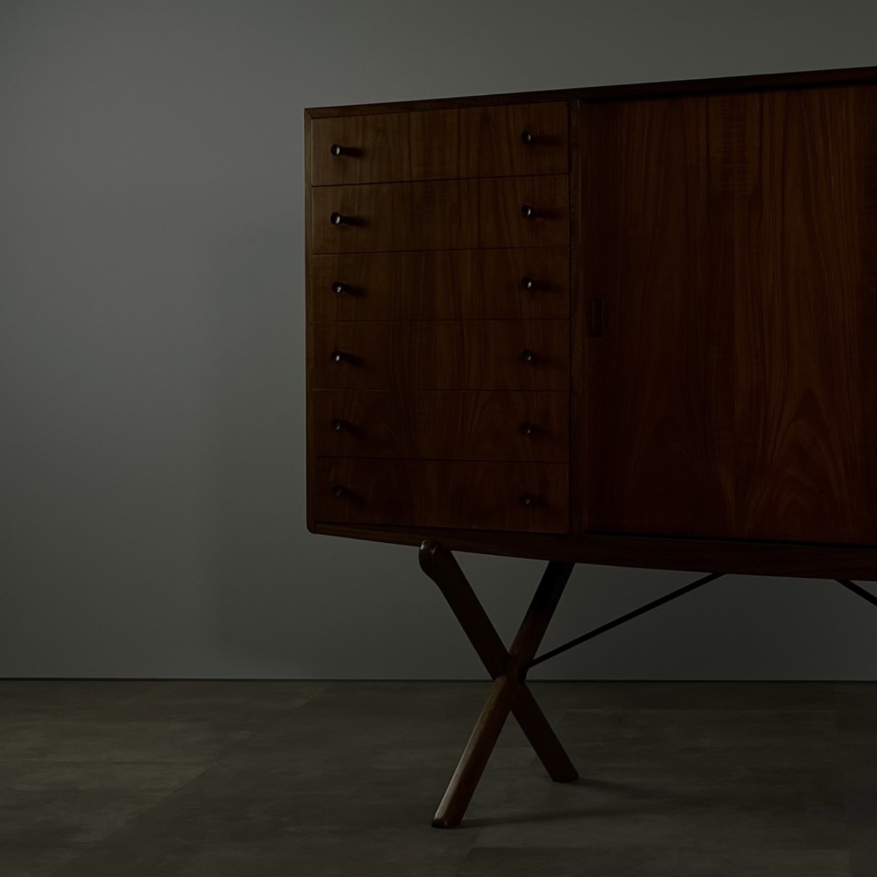 "CH-304" Cabinet "CH-304" Cabinet