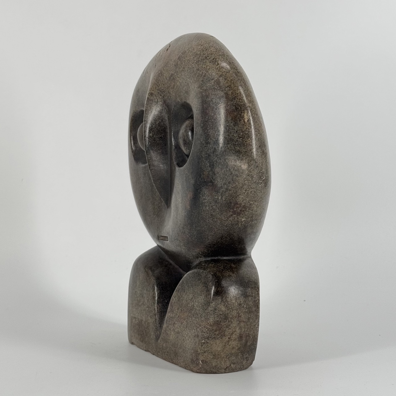 Sculpture Leon Mukaera