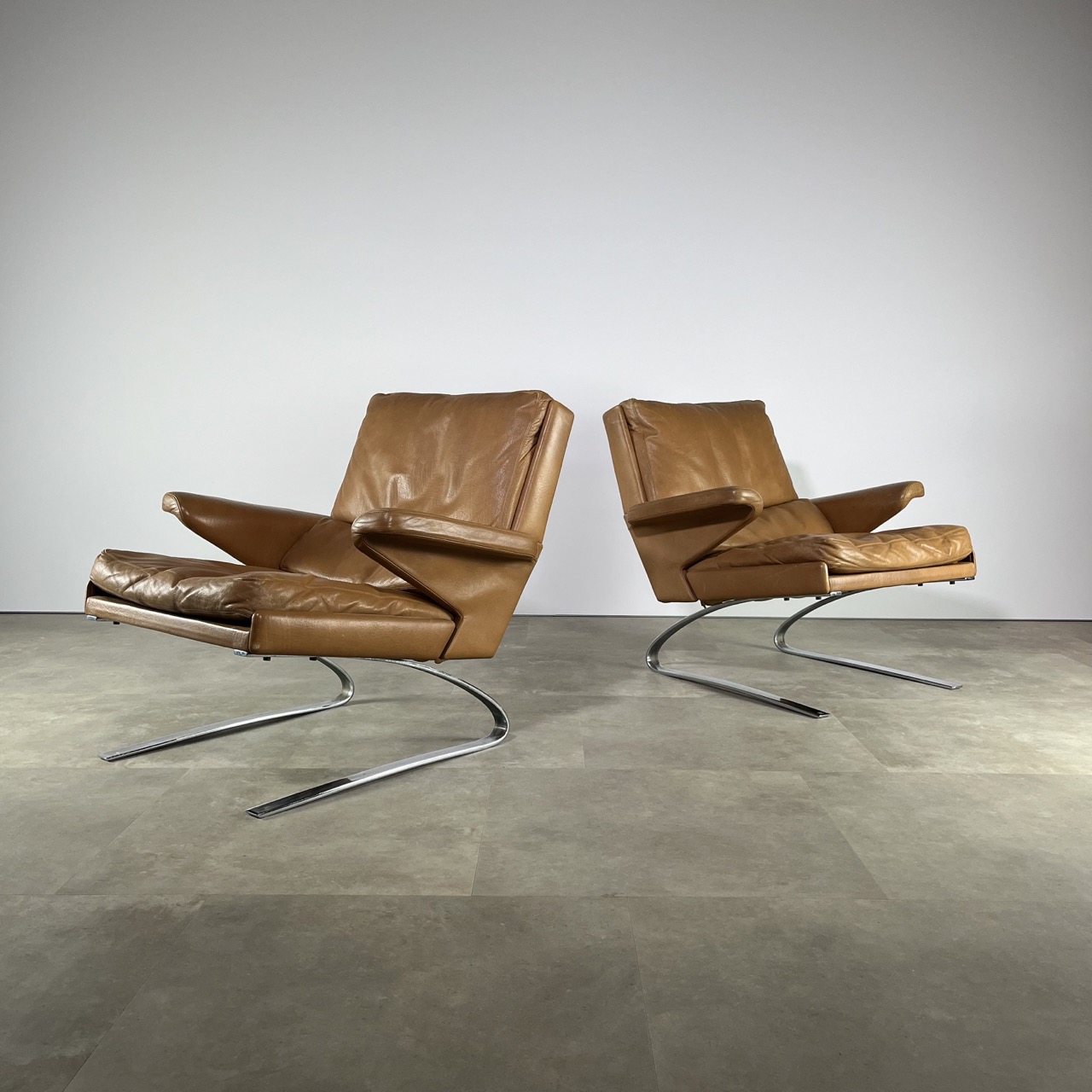 "Swing" Chairs 