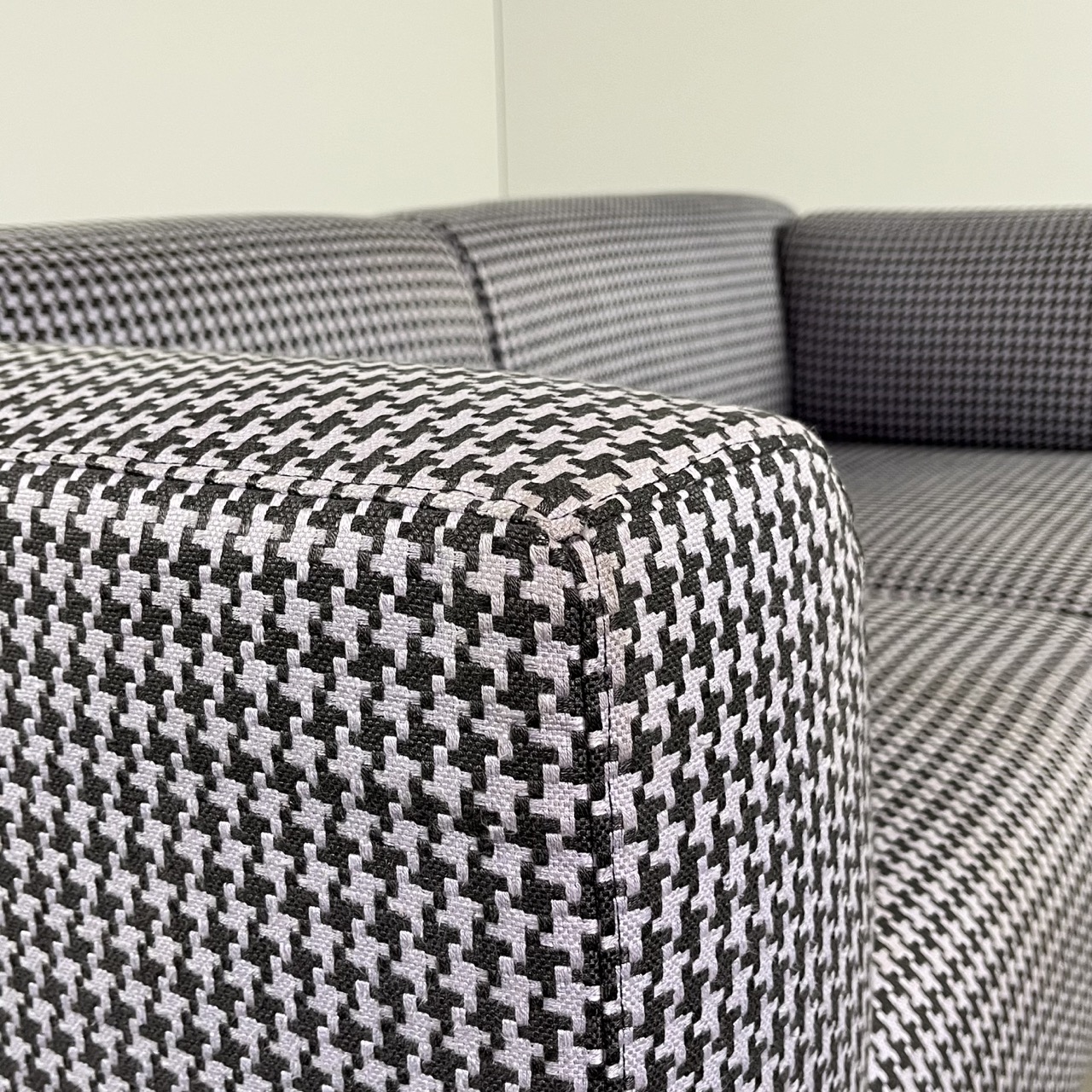 "MET 250" sofa