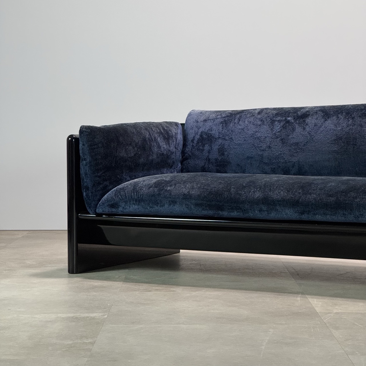 "Simone" Sofa