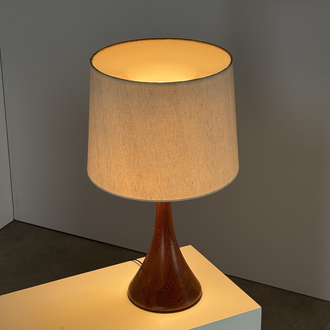Vintage Table Lamp "7442"