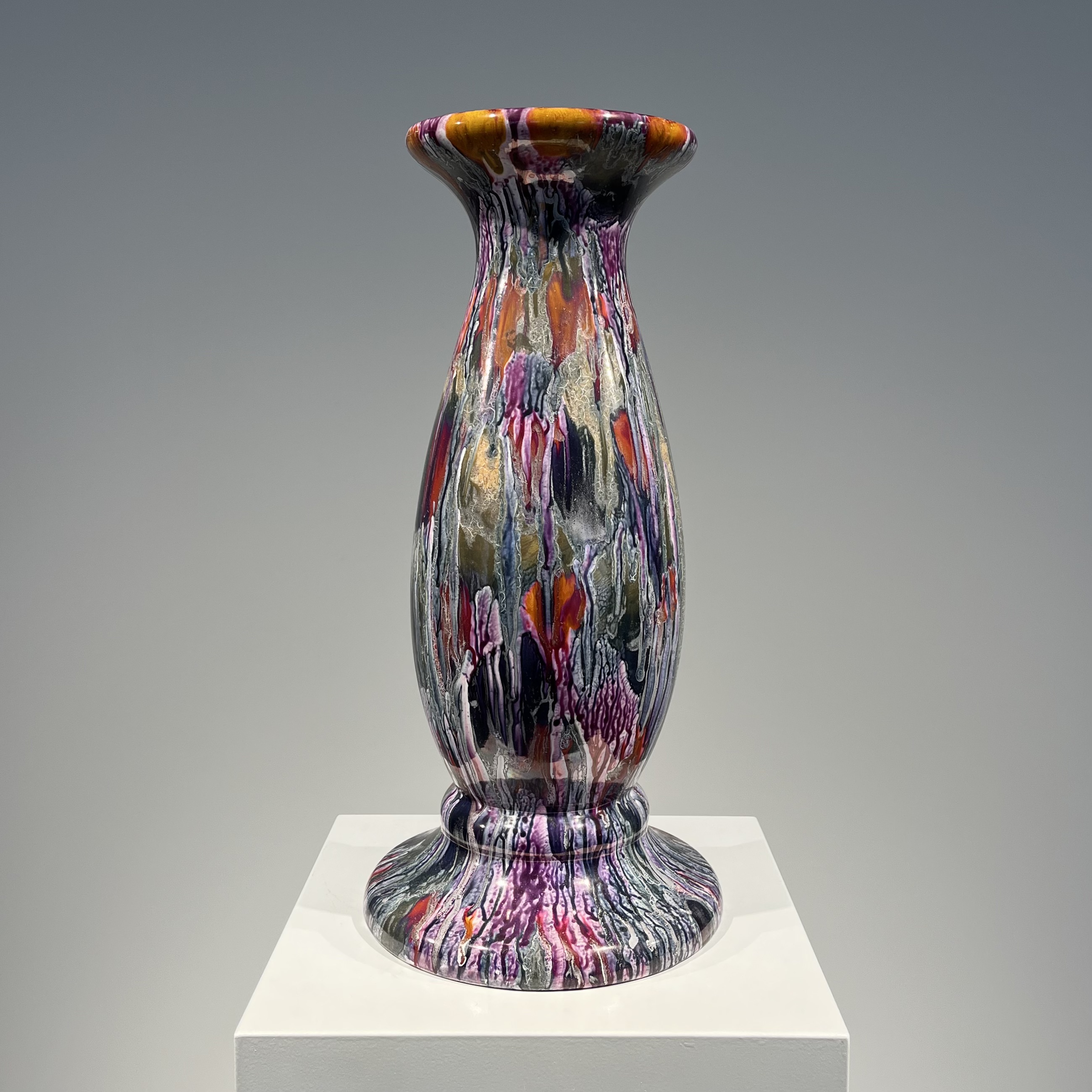 Ceramic pedestal