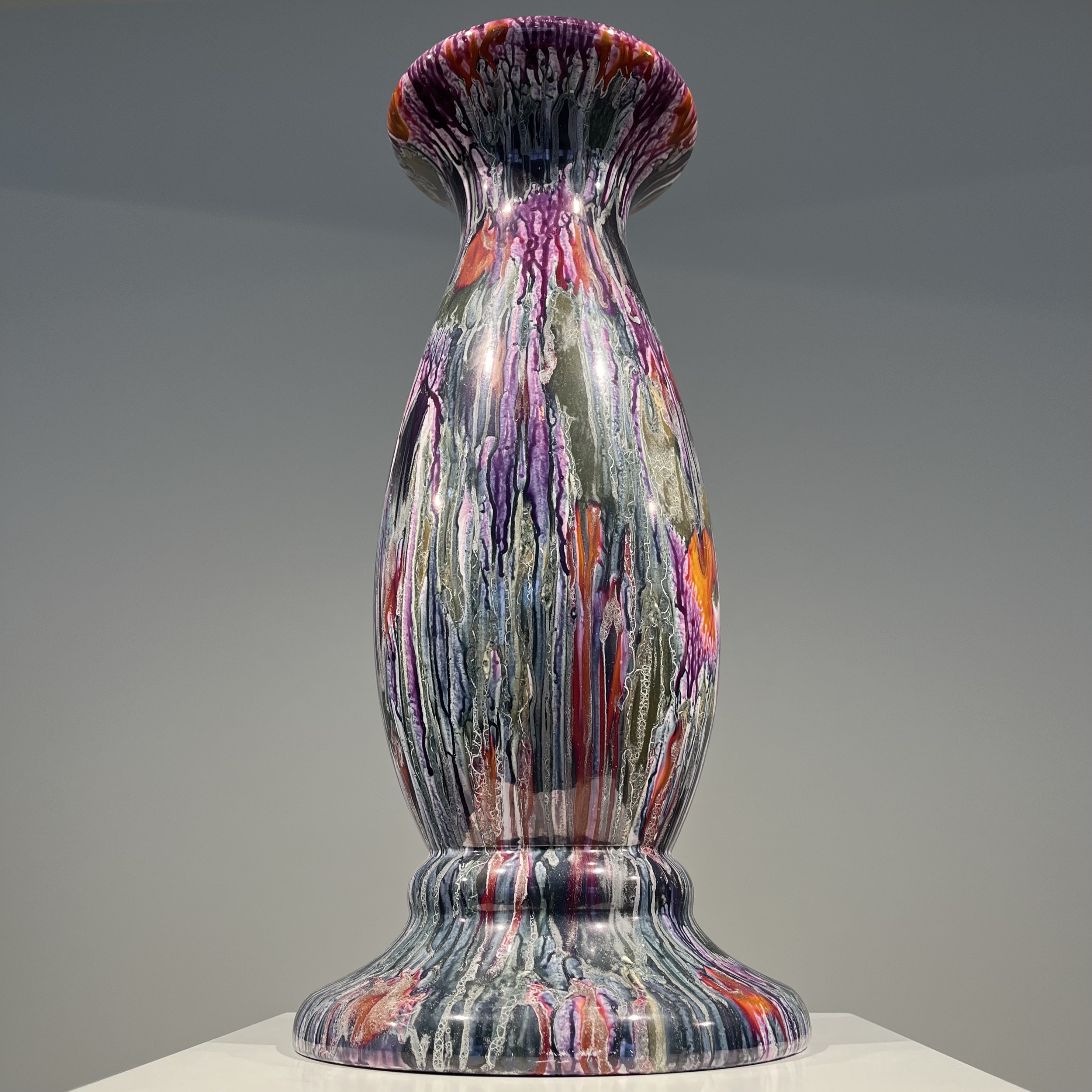 Ceramic pedestal