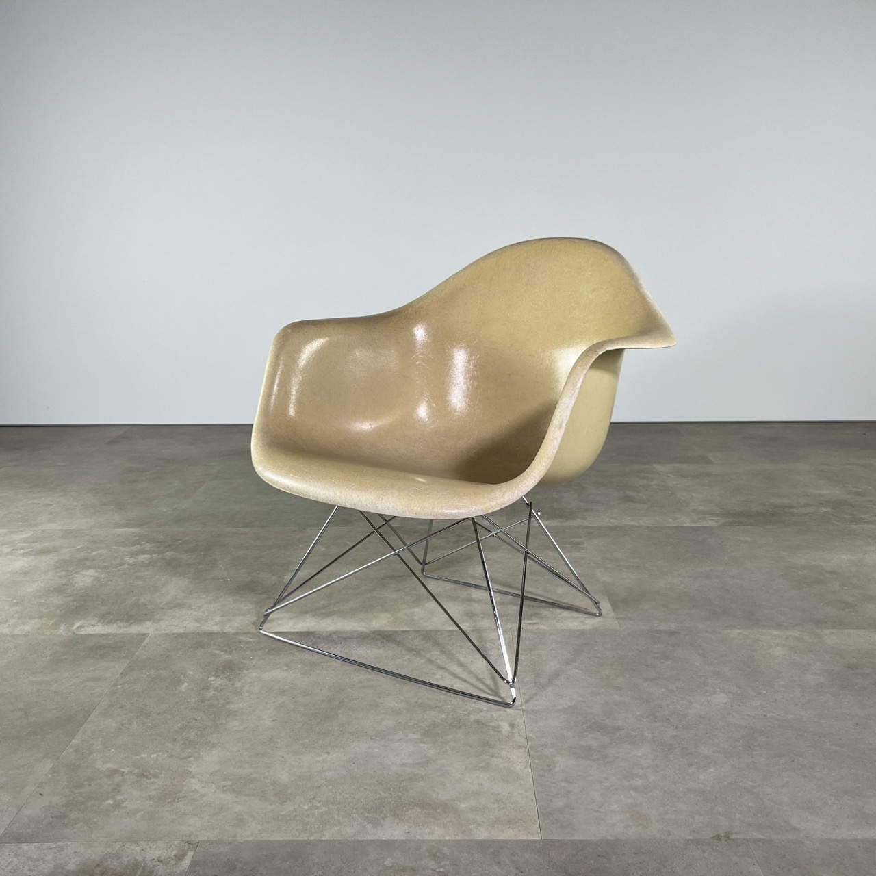 "LAR" Easy Chair