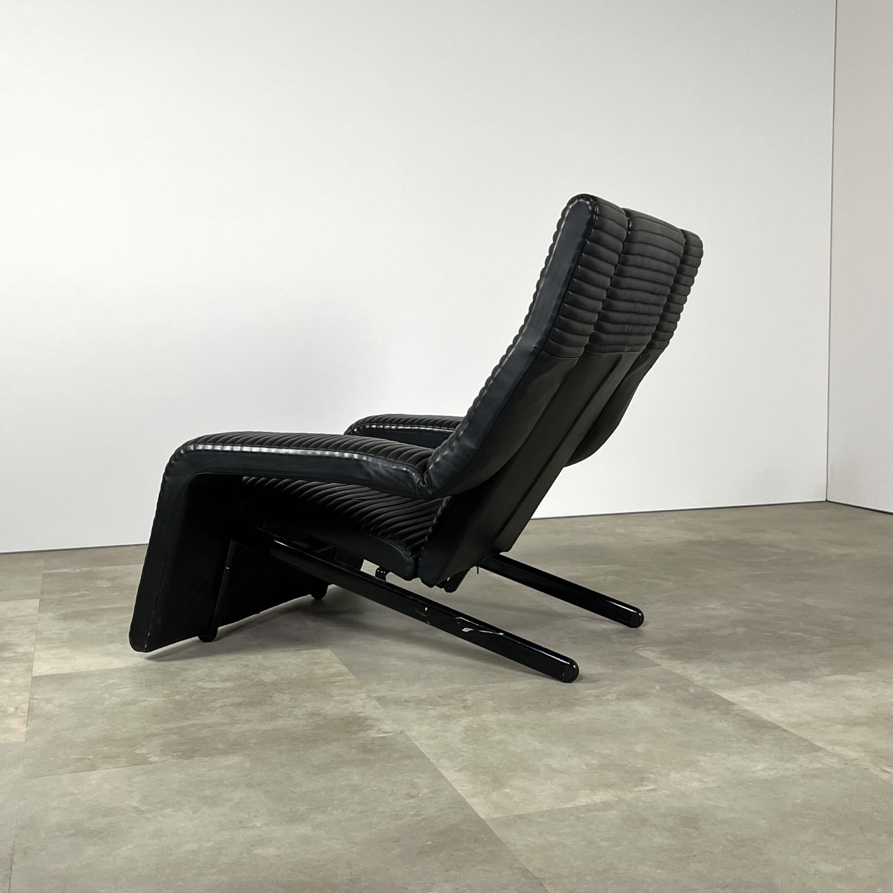 "Kilkis" Lounge Chair 