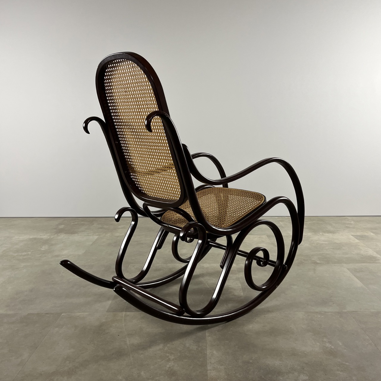 "825 model" Rocking Chair