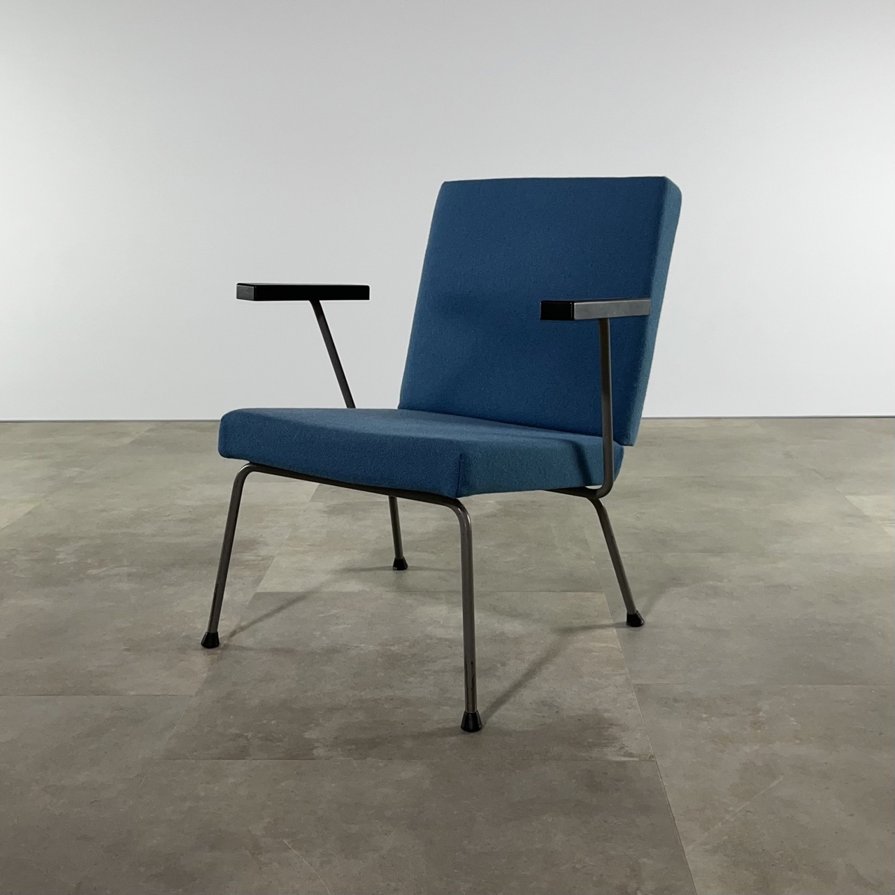 "1401" Easy Chair