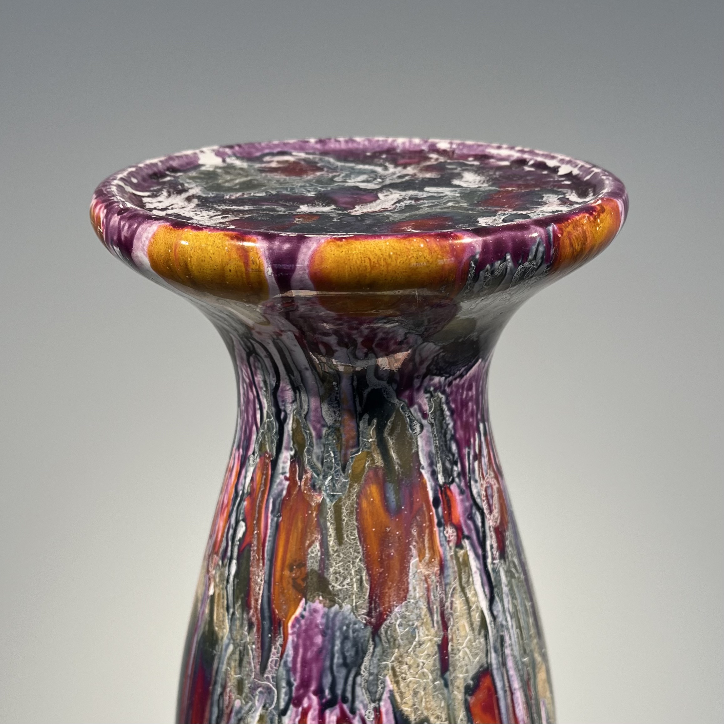 Ceramic pedestal