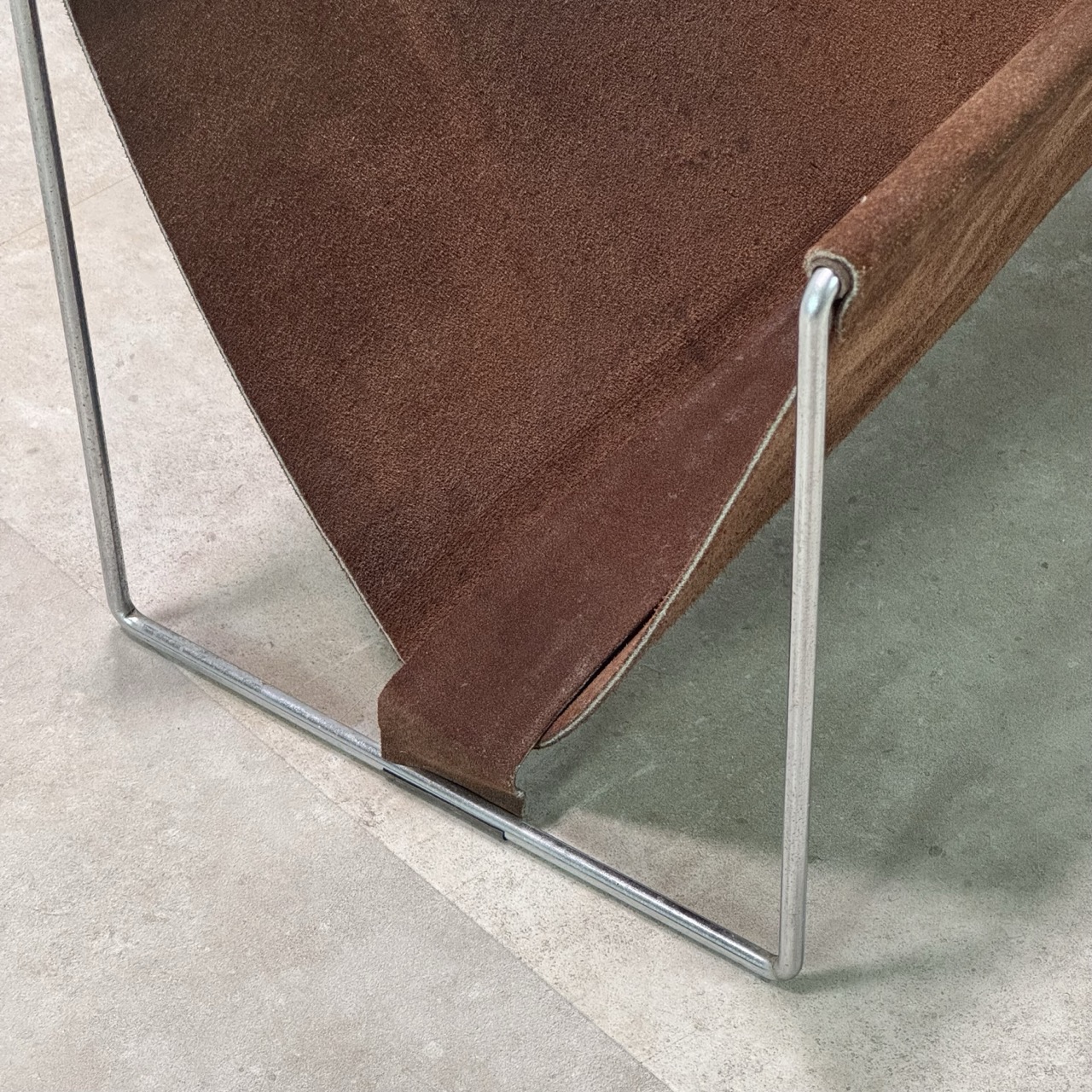 Vintage Magazine Rack Suede