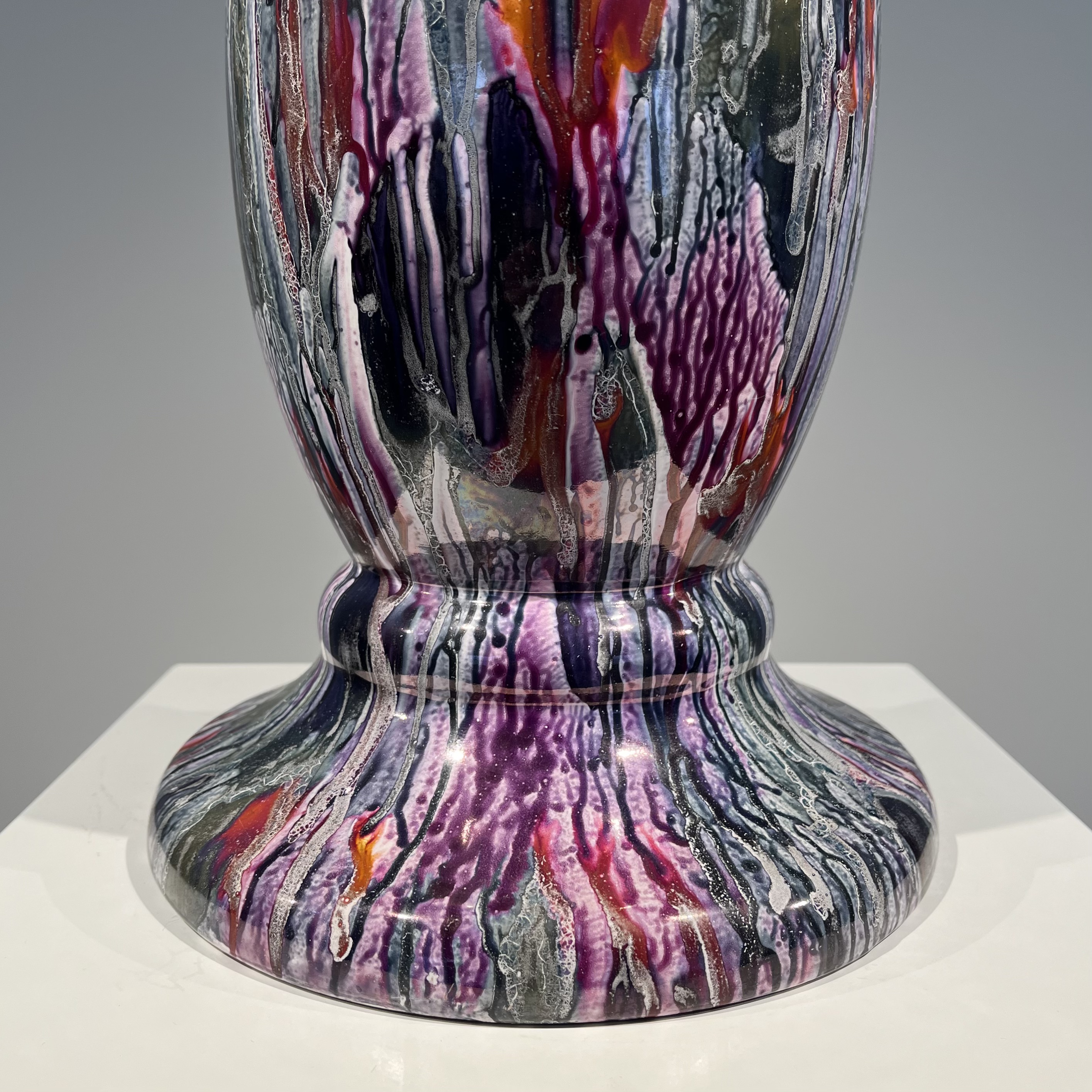 Ceramic pedestal