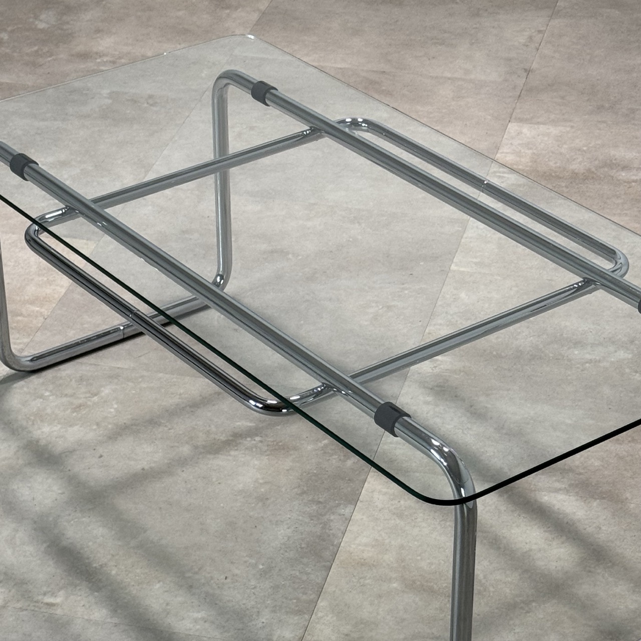 Contemporary Coffee Table "B18"