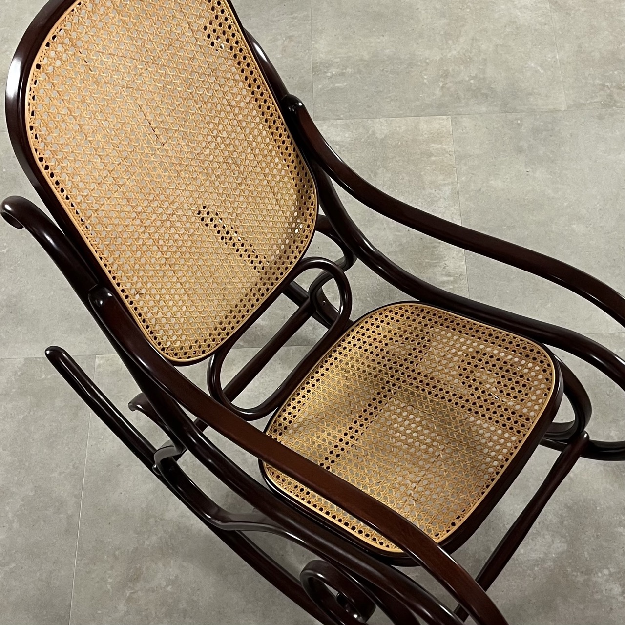 "825 model" Rocking Chair