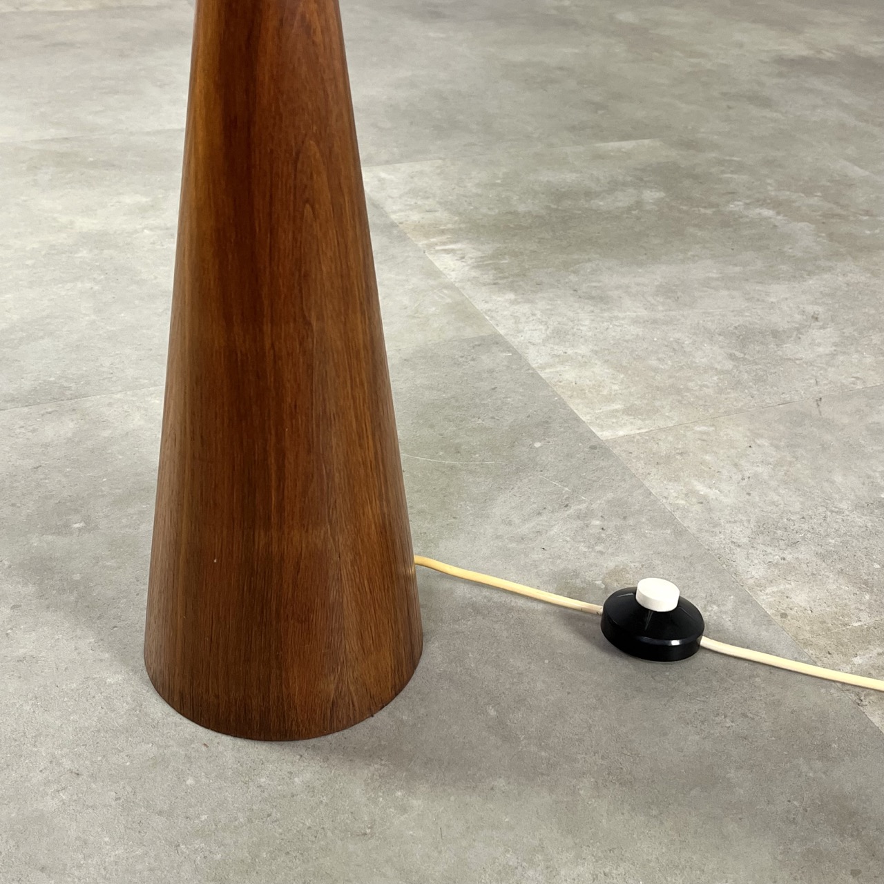 "Diabolo" Floor Lamp "Diabolo" Floor Lamp