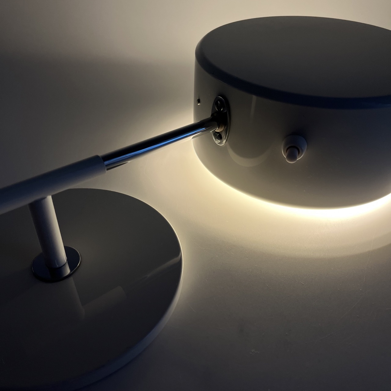 "Simris Olympia" Bookshelf Lamp "Simris Olympia" Bookshelf Lamp