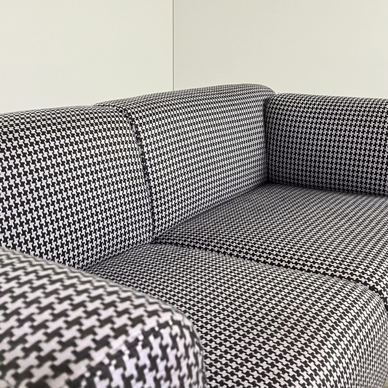 "MET 250" sofa