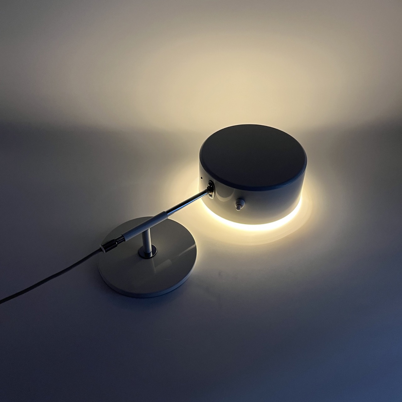 "Simris Olympia" Bookshelf Lamp "Simris Olympia" Bookshelf Lamp