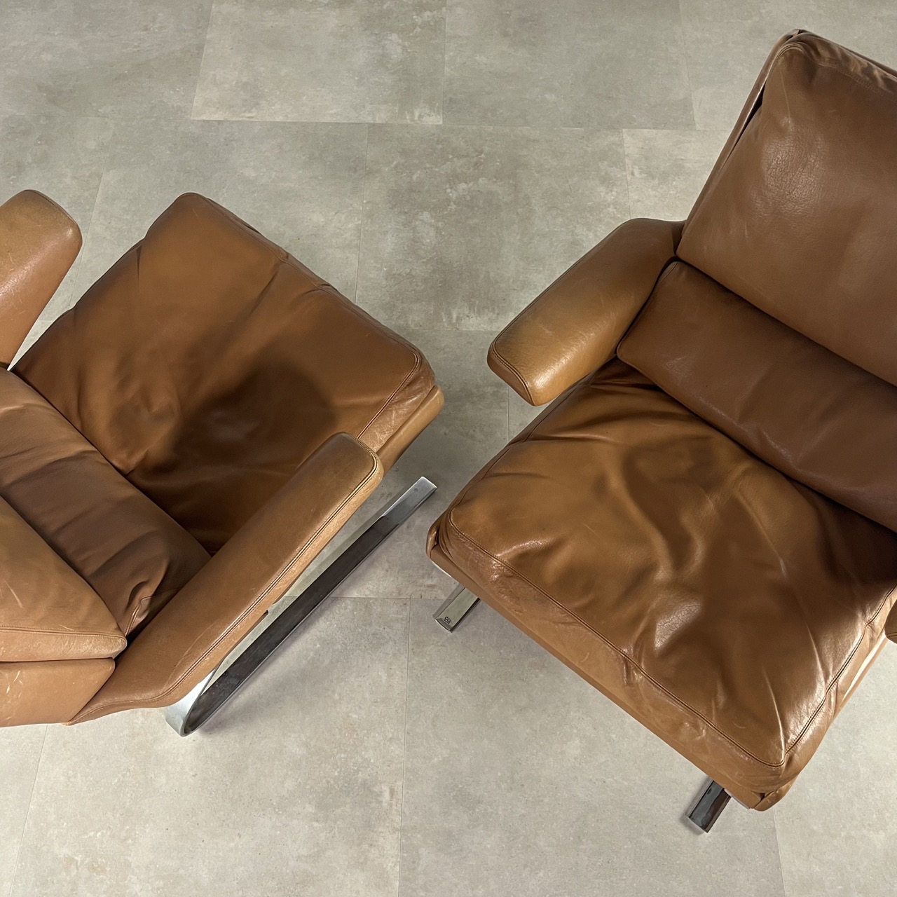 "Swing" Chairs 