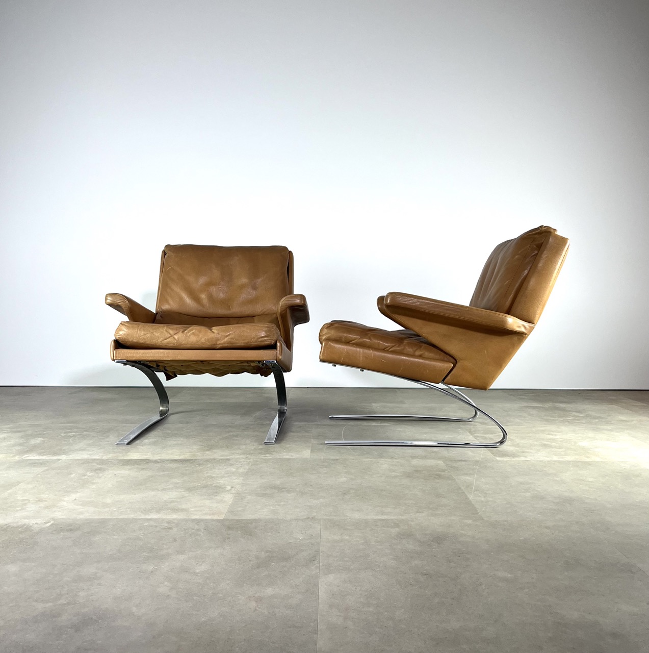 "Swing" Chairs 
