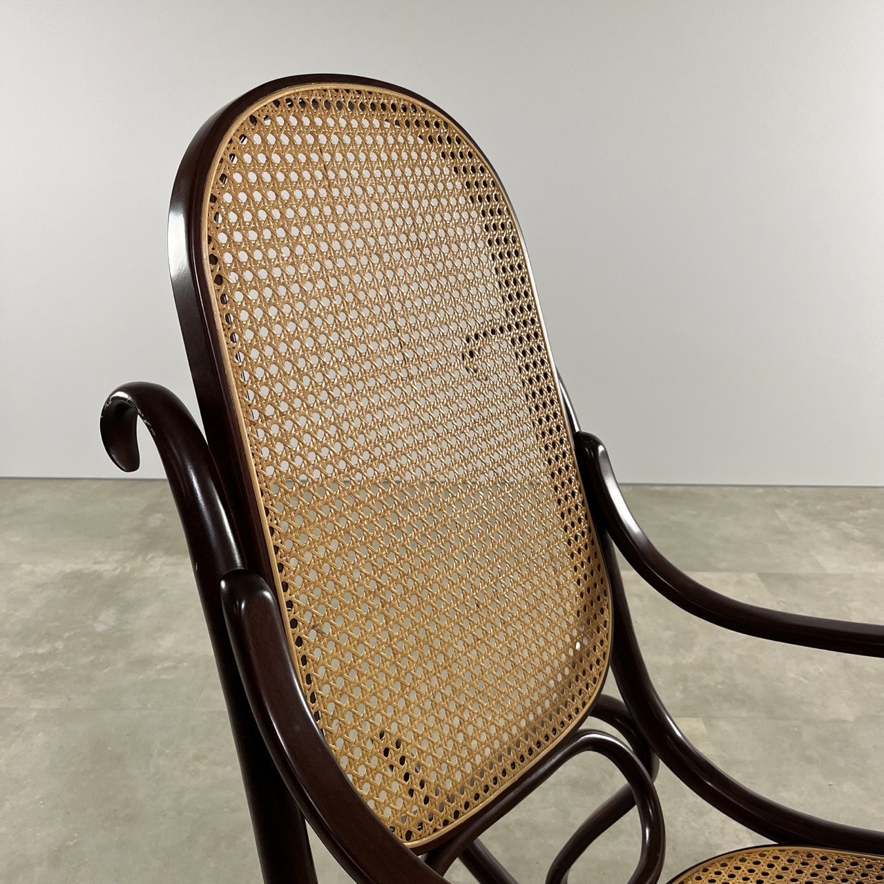 "825 model" Rocking Chair