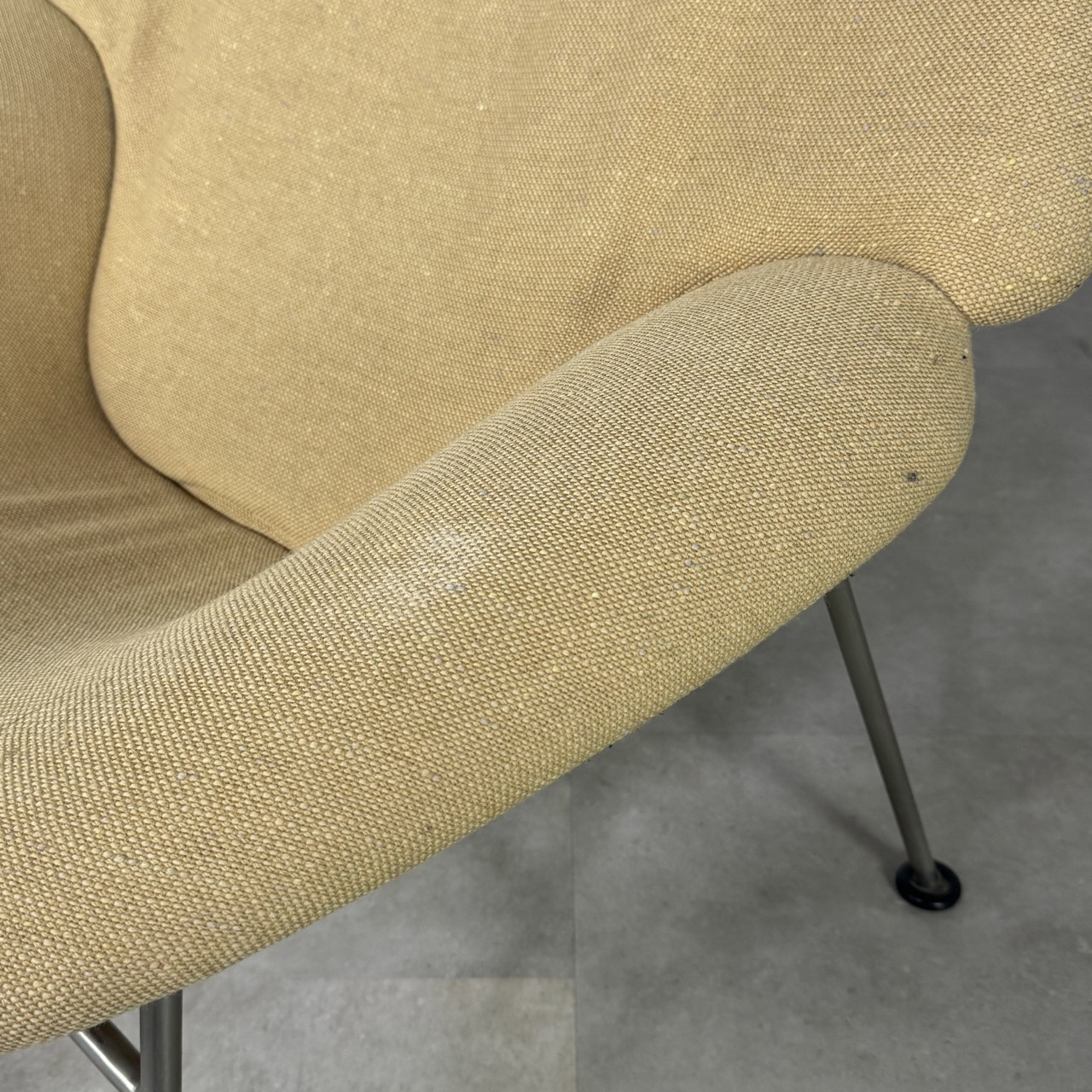 "F555" Easy Chair 