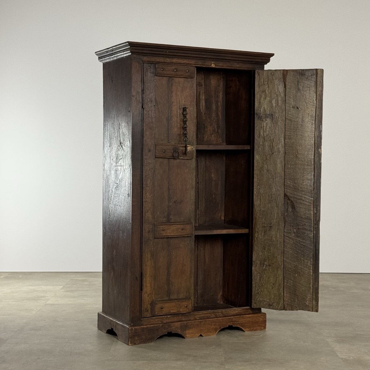 Vintage Cabinet "Rustic"