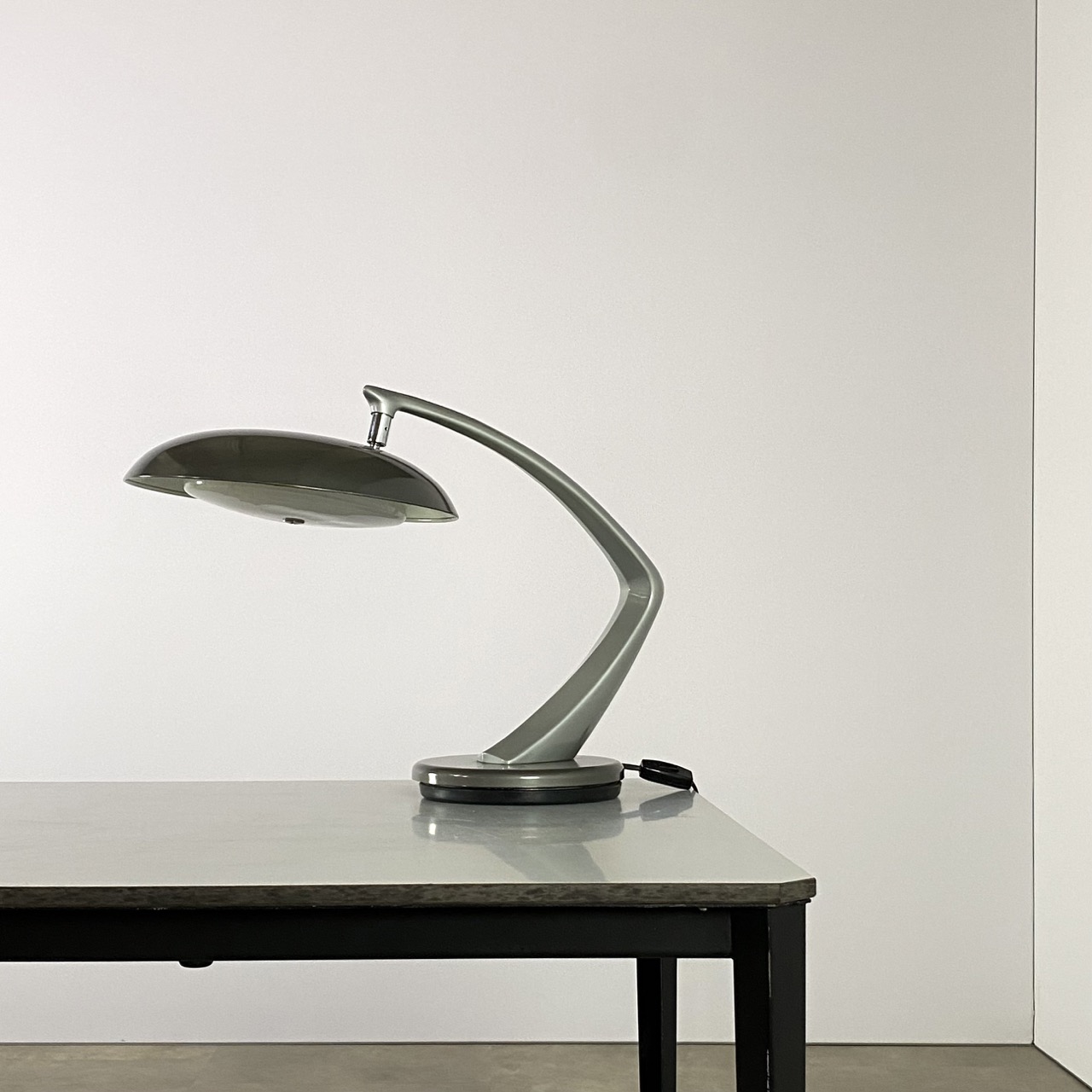 "Boomerang 64" Desk Lamp