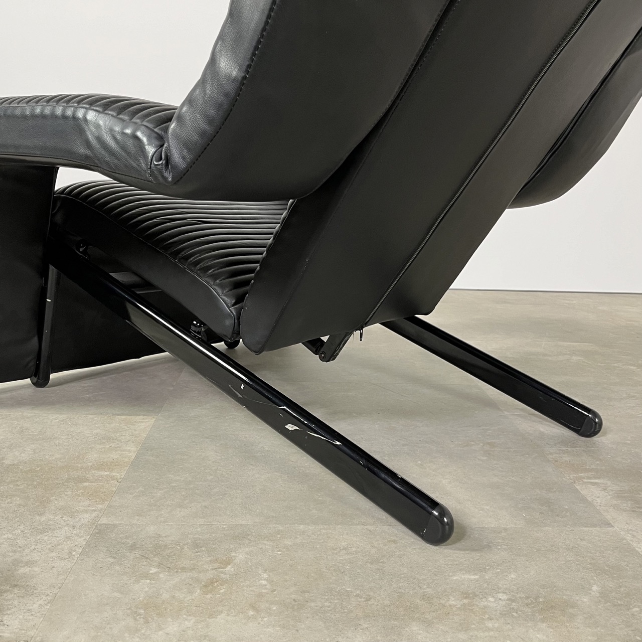 "Kilkis" Lounge Chair 
