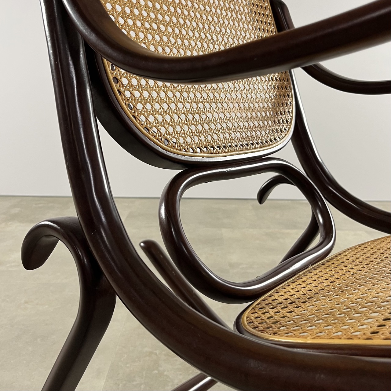 "825 model" Rocking Chair