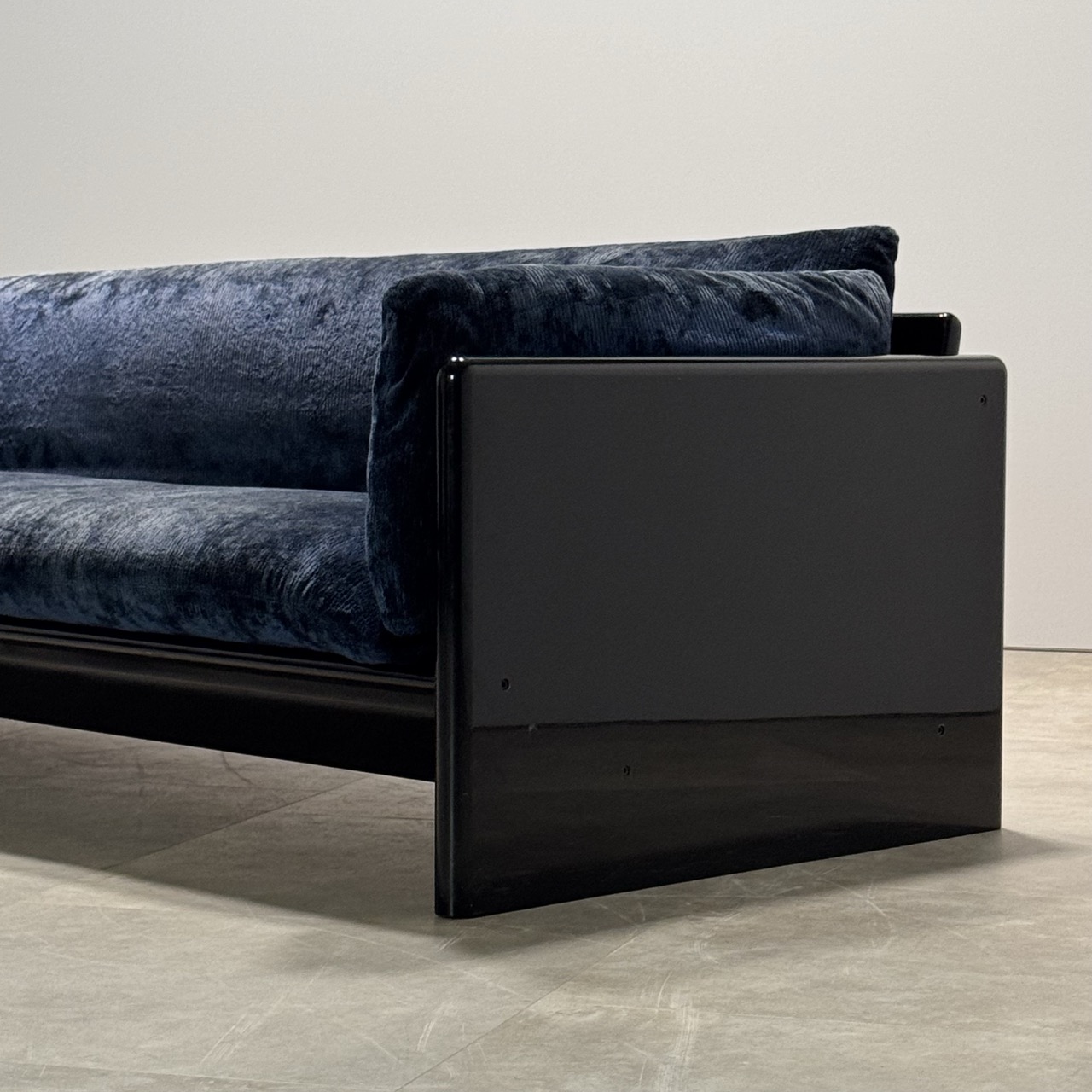 "Simone" Sofa