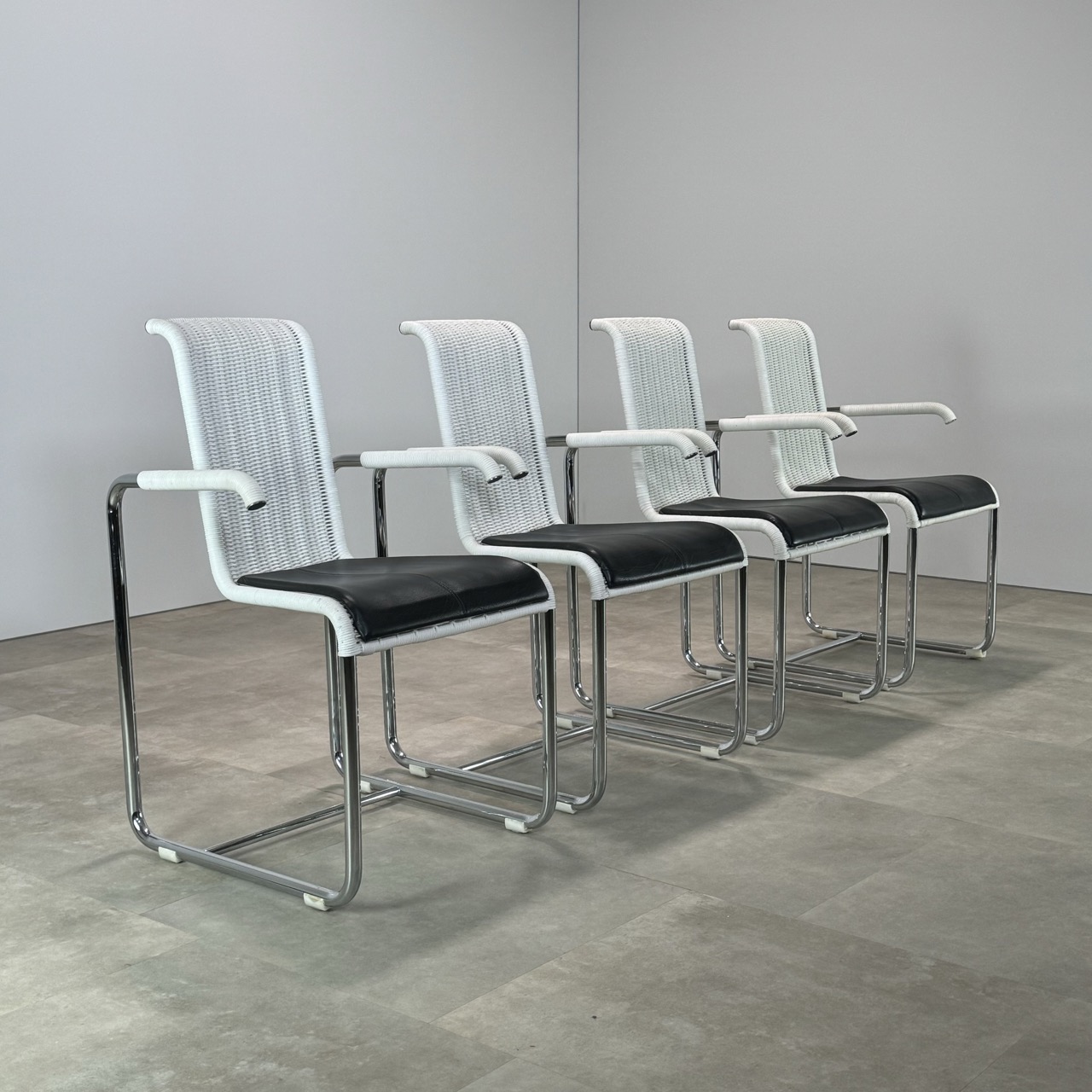 "D25" Dining Chairs 