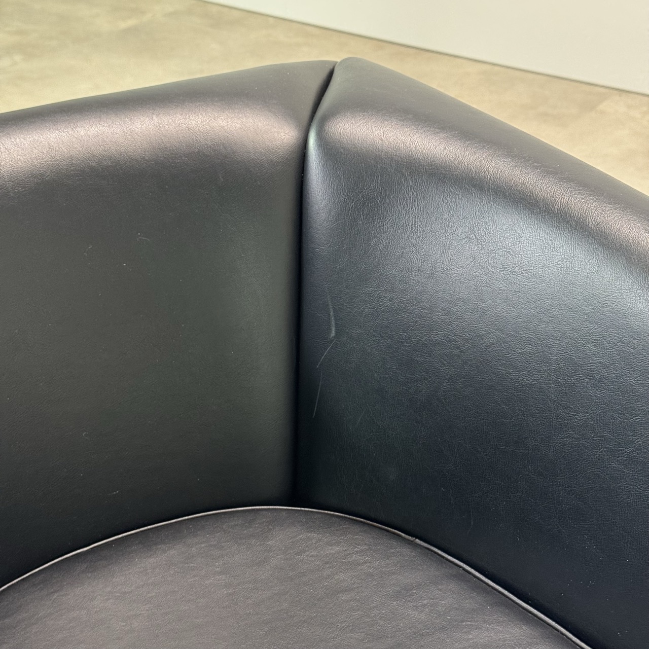 Vintage Lounge Chair "042"