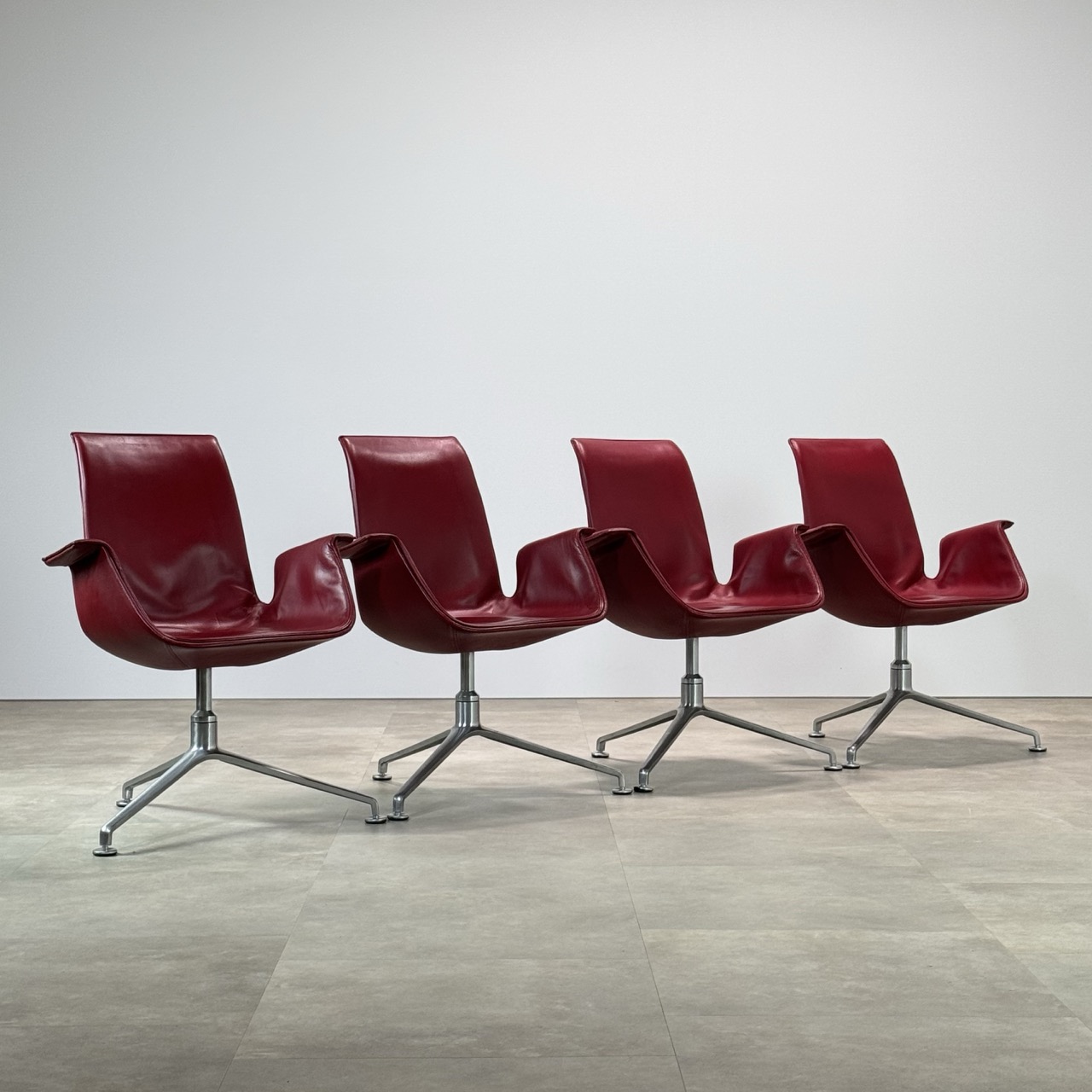 Vintage Chairs FK Tulip