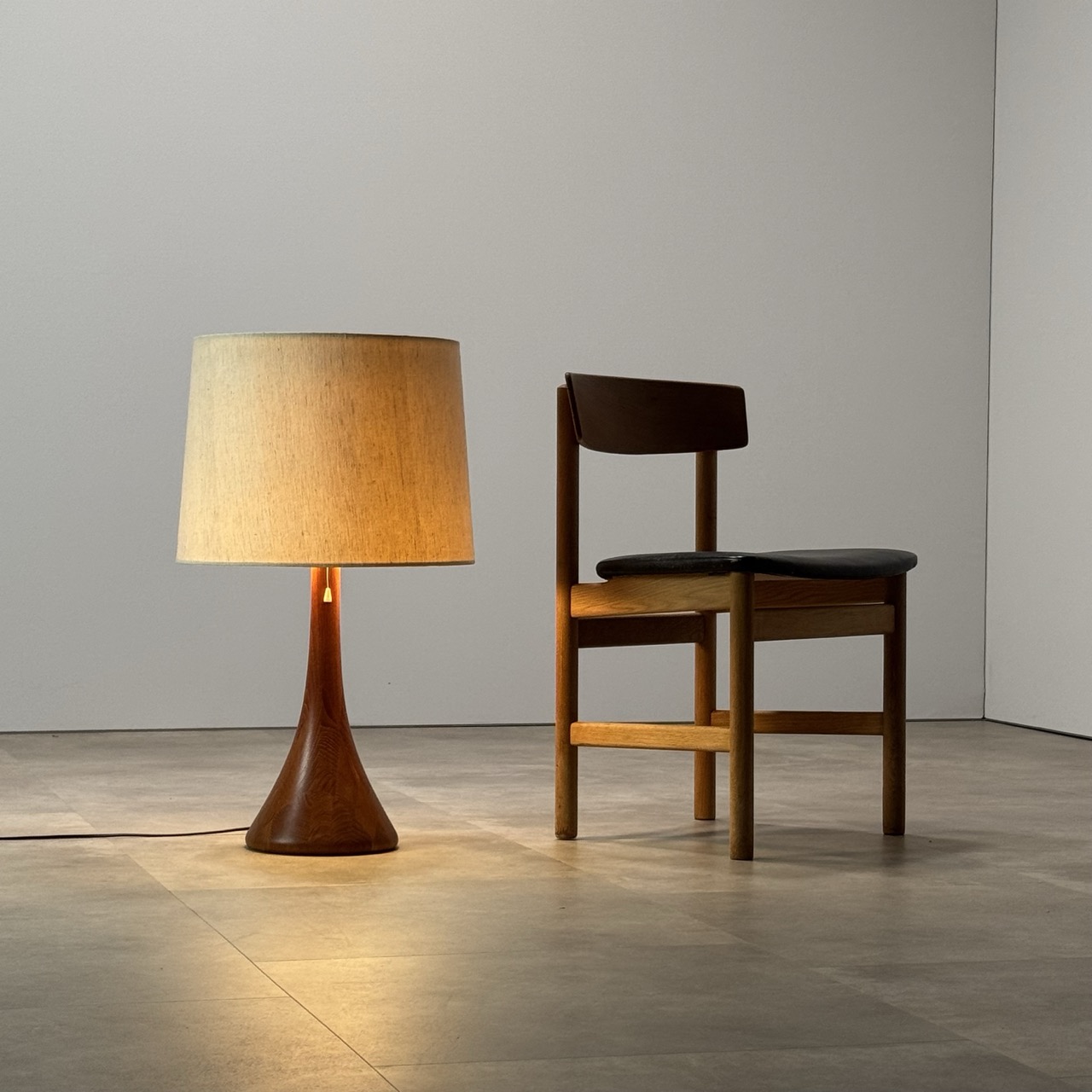 Vintage Table Lamp "7442"