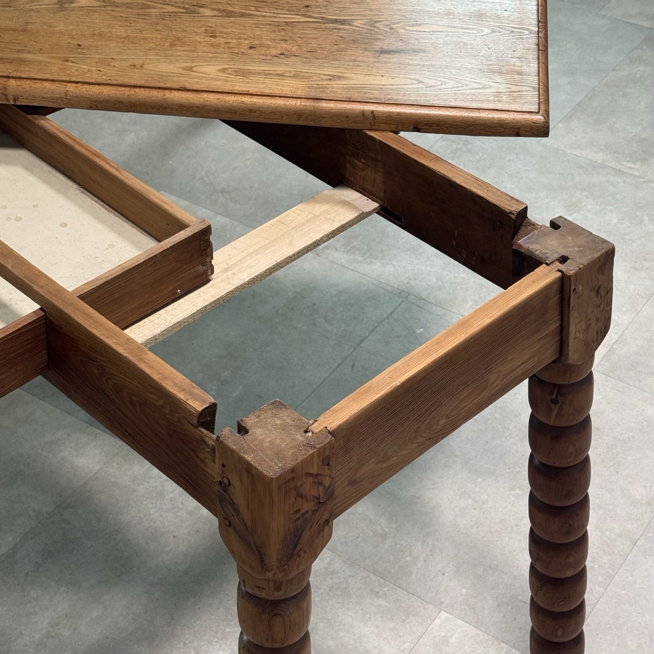 Vintage Desk Table Bobbin